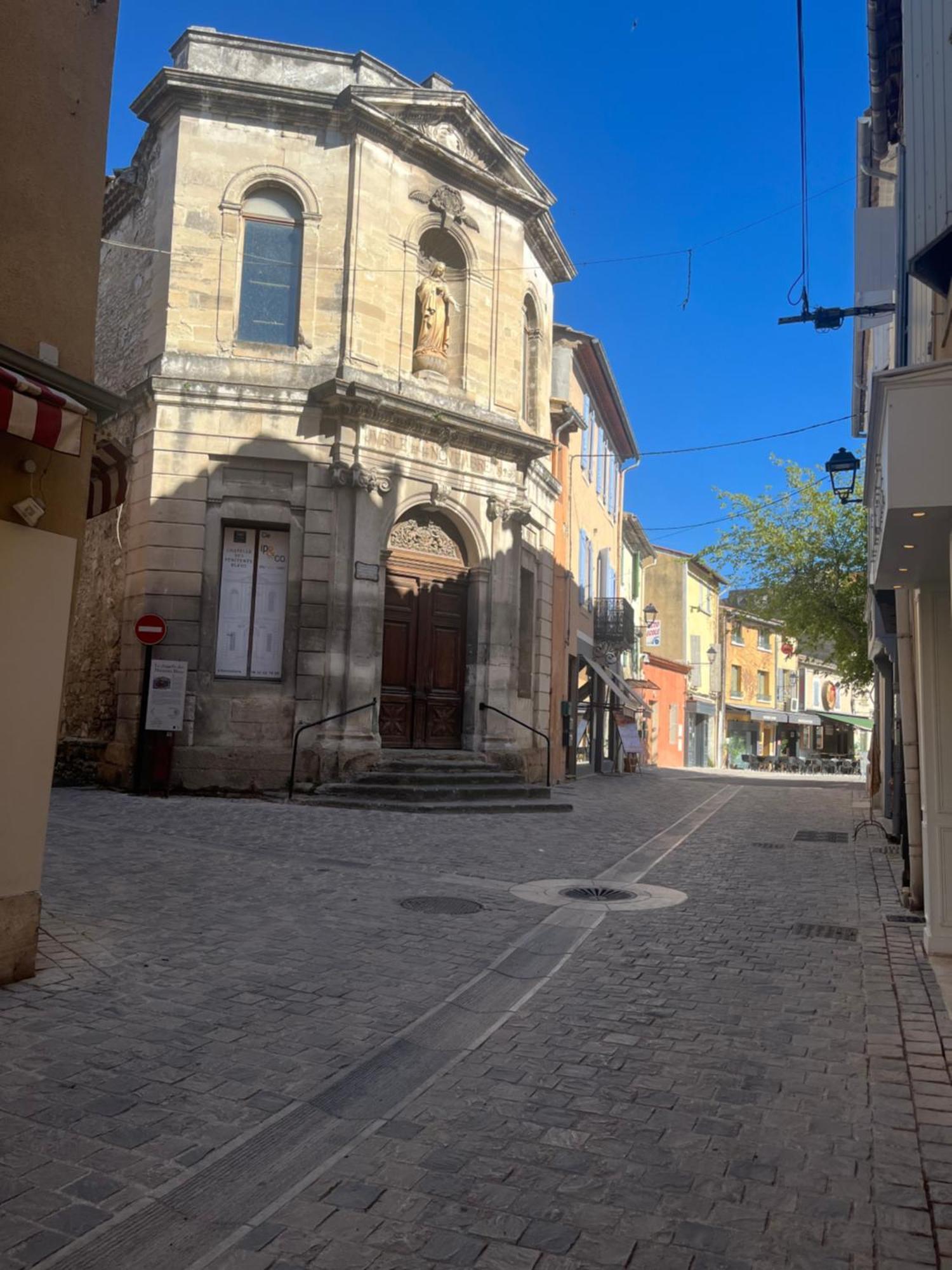 Logement Studio Avec Vue Sur Le Centre Historique LʼIsle-sur-la-Sorgue Eksteriør bilde