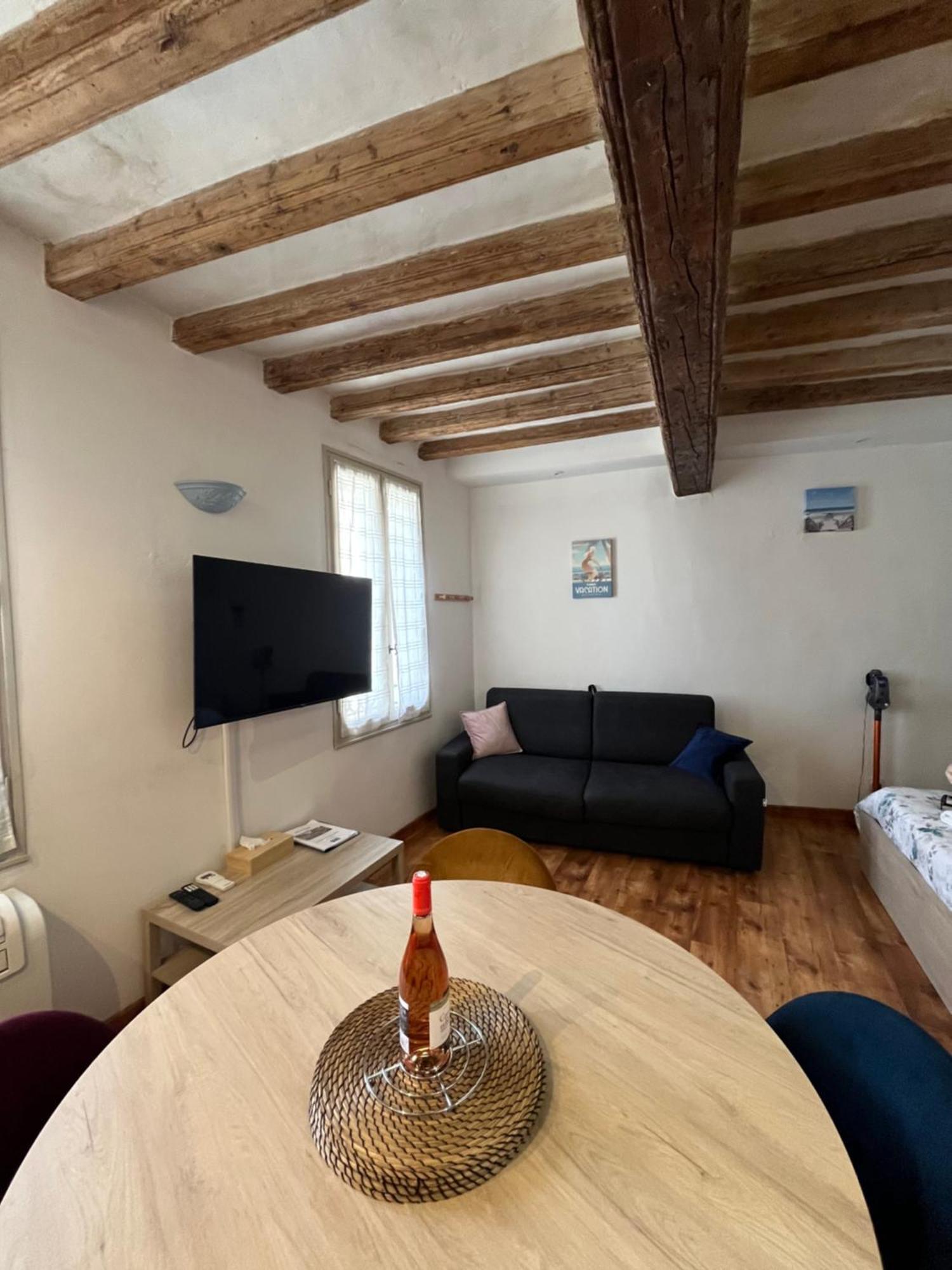 Logement Studio Avec Vue Sur Le Centre Historique LʼIsle-sur-la-Sorgue Eksteriør bilde